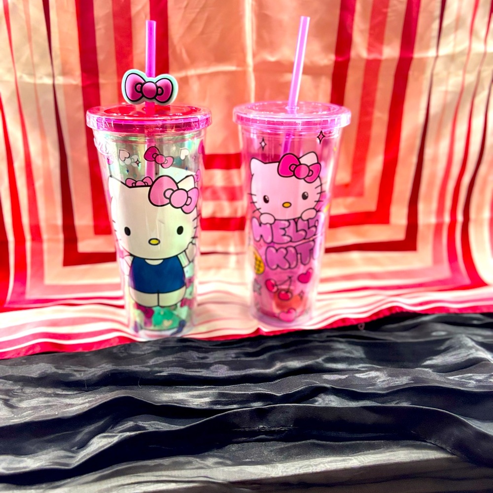 Hello kitty cups 🥰